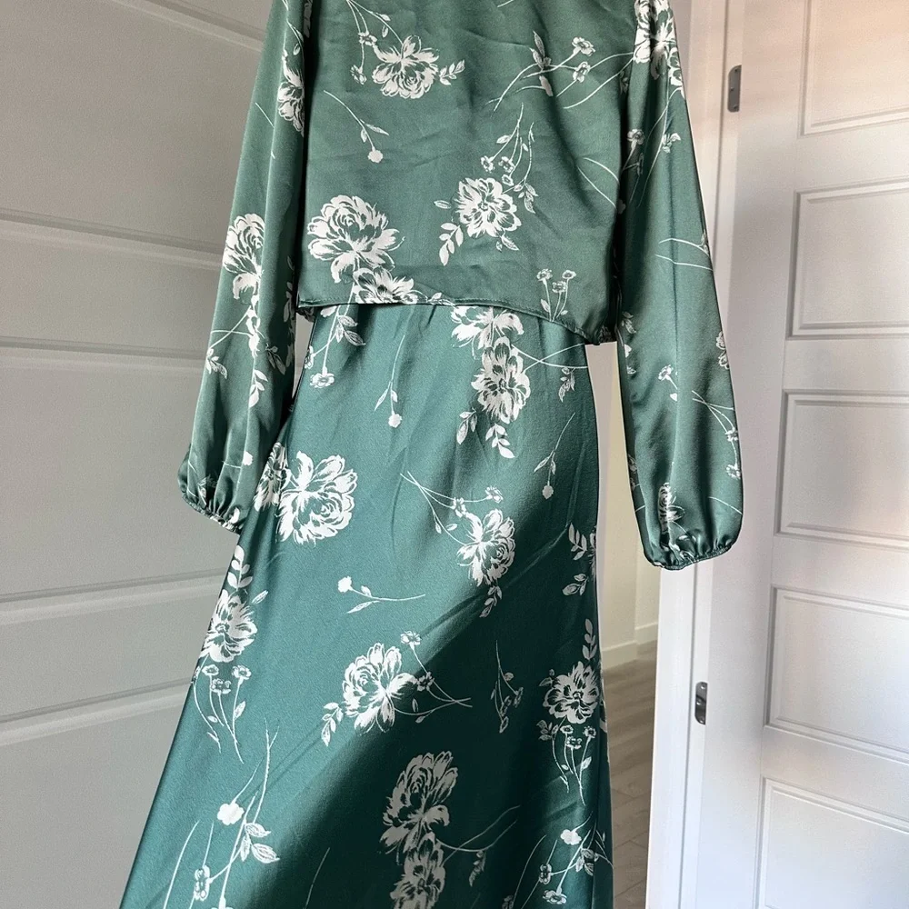 Floral Green Satin Dress - Picture 3 of 5